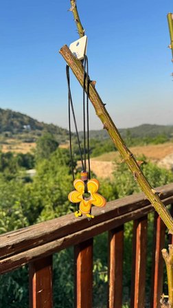 El Yapımı Cam Çiçek Kolye 
