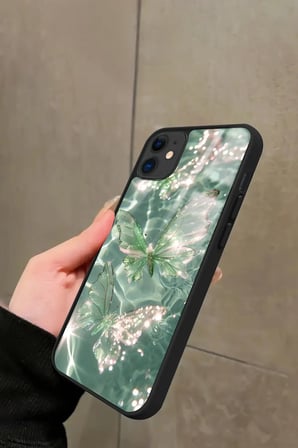 Apple iPhone 11 Uyumlu Yeşil Kelebek Tasarımlı Parlak Silikon Kılıf