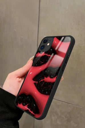Apple iPhone 11 Uyumlu Dudak Tasarımlı Parlak Silikon Kılıf