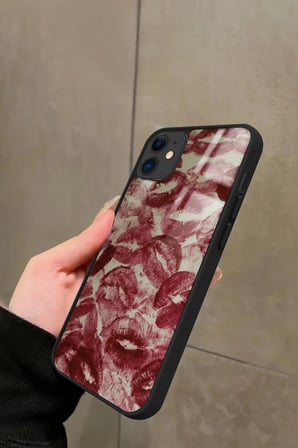 Apple iPhone 11 Uyumlu Dudak Tasarımlı Parlak Silikon Kılıf