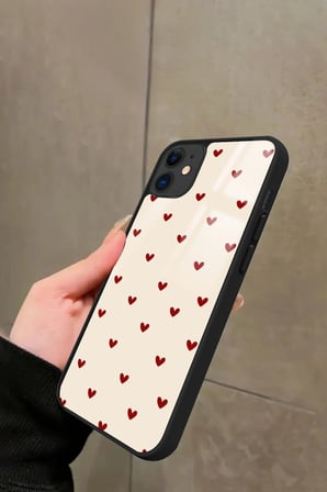 Apple iPhone 12 Uyumlu Kalp Tasarımlı Parlak Silikon Kılıf