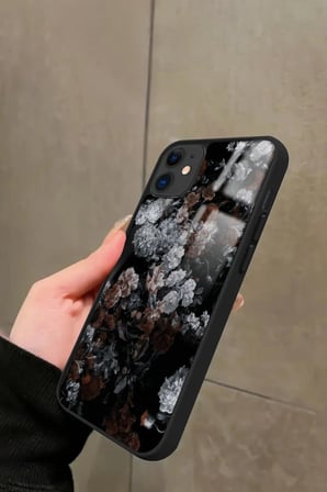 Apple iPhone 12 Uyumlu Beyaz Çiçek Tasarımlı Parlak Silikon Kılıf