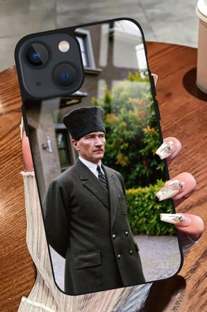 Apple iPhone 13 Uyumlu Atatürk Tasarımlı Parlak Silikon Kılıf