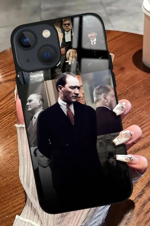 Apple iPhone 13 Uyumlu Atatürk Poster Tasarımlı Parlak Silikon Kılıf