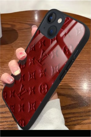 Apple iPhone 15 Uyumlu Bordo Marka Tasarımlı Parlak Silikon Kılıf