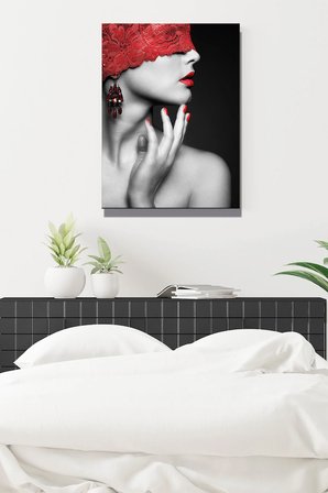 Nü Kadın Portre Kırmızı Ruj Oje Dikey Tekli Kanvas Duvar Tablosu Modern Salon Yatak Odası Ofis Cafe