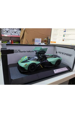 1:18 Ölçek Orjinal Lisanslı Diecast Metal Aston Martin Valkyrie Araba ( YEŞİL )