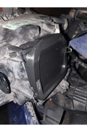 Audi A4 B6 sol ön far arka kapağı