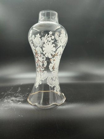 AVİZE LAMBA CAMI.ALTIN YALDIZLI,MOTİFLİ (Alt yuva çapı:4.50 cm-h:21.00 cm) (E.14) Mum ampule göre.