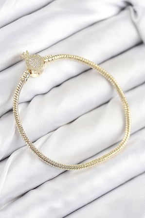 Pirinç Charm Zirkon Taşlı Taç Model Renk Kadın Bileklik