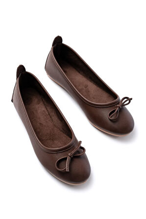 6101 Kahve Günlük  Fiyonklu Kadın Babet