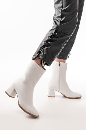 MSK-032 Beyaz Topuklu Fermuarlı Kadın Bot