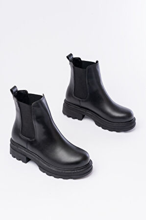 745-2137 Siyah Kalın Taban Lastikli Günlük Kadın Bot