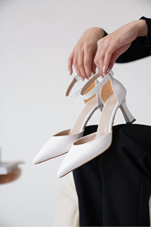 Clara Kadın Beyaz Topuklu Ayakkabı