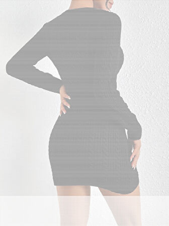 Kadın Uzun Kollu Yarı Balıkçı Yaka Pencere Göğüs Detay Mini Triko Elbise