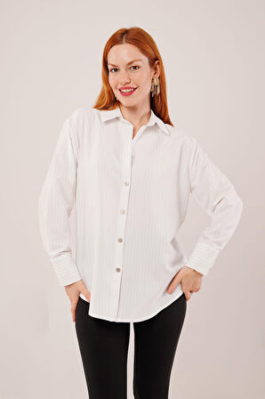 İnce Çizgi Detaylı Beyaz Gömlek