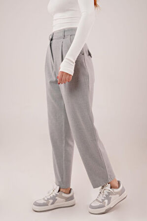 Kapama Cep Detaylı Gri Pantolon