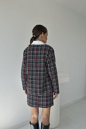 Siyah Önü Açık Ceket Ve Eteği Zincirli Takım