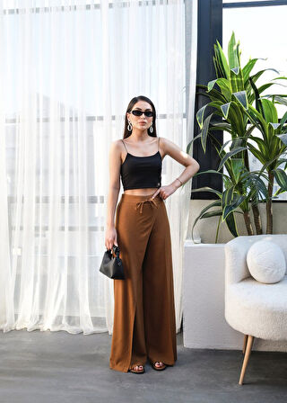 Keten Önü Çapraz Parçali Lasti̇kli̇ Ve Bağcikli Geni̇ş Paça Pantolon