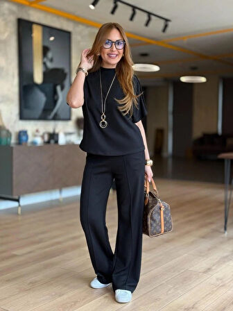 Kadın Kısa Kollu Bisiklet Yaka Omuzdan Düğmeli Viskon Iki Iplik Kısa Bluz Ve Pantolon Ikili Takım