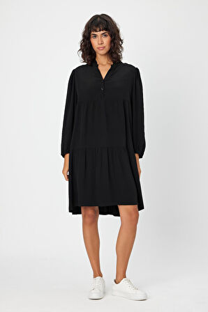 ALEXANDERGARDI DÜĞMELİ HAKIM YAKA KAT KAT VOLANLI COMFORT KALIP ELBİSE (B24-00234)