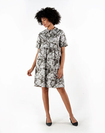 ALEXANDERGARDI DESENLI DÜĞMELİ HAKİM YAKA COMFORT ELBİSE (B24-384 00)