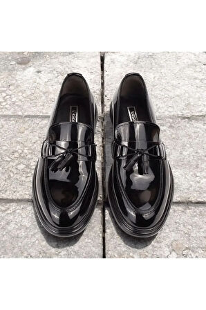 Erkek Siyah Parlak Püsküllü Klasik Makosen Ayakkabı Rugan Kalın Tabanlı Şık Tasarım SİYAH 39