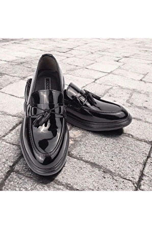 Erkek Siyah Parlak Püsküllü Klasik Makosen Ayakkabı Rugan Kalın Tabanlı Şık Tasarım SİYAH 37
