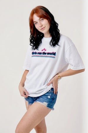 Kadın Beyaz 'Girls Run The World' Baskılı Oversize Tişört Beyaz / 5XL