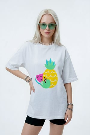 Kadın Beyaz Bisiklet Yaka Renkli Meyve Desenli Oversize T-Shirt Beyaz / 6XL