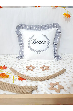 Nakışlı Kırlent Bebek İsimli 40x40 Cm İçi Dolgulu Fırfırlı Kırlent