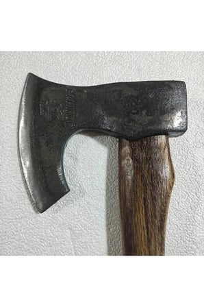 Özel EL Yapımı Vernikli Saplı Balta Dövme Çelik Nacak Özel Yapım 1120 Gram Ağırlıkta Keskin Kamp Baltası