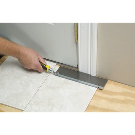 Çift Taraflı Ayarlanabilir 250 mm Testere ile Kesim Kolaylığı