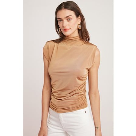 Dökümlü Drape Detaylı Üst ile Şıklığınızı Artırın