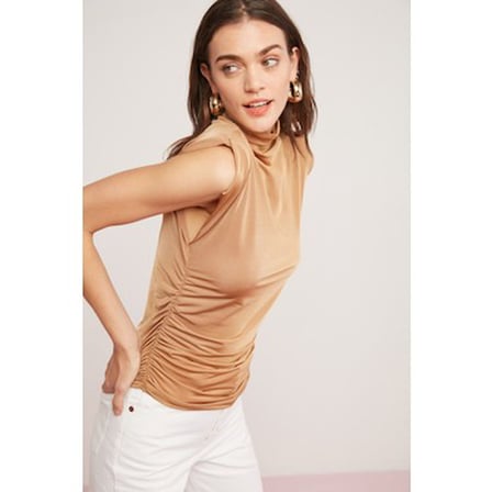 Dökümlü Drape Detaylı Üst ile Şıklığınızı Artırın