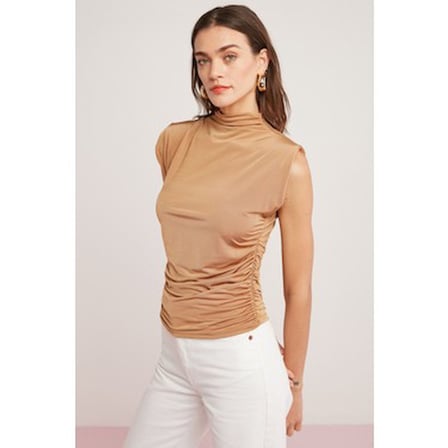 Dökümlü Drape Detaylı Üst ile Şıklığınızı Artırın