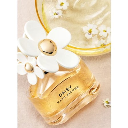 100 ml Kadın EDT ile Çiçeksi ve Zarif Koku