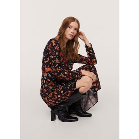 Çiçek Desenli Moda Ürünleri ile Yaz Aylarına Uygun Seçenekler