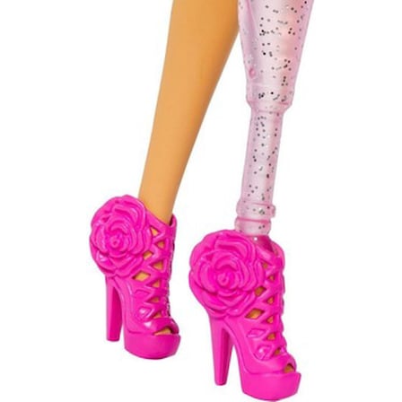 Işıltılı Protez Bacaklı Barbie ile Şıklık ve Eğlence