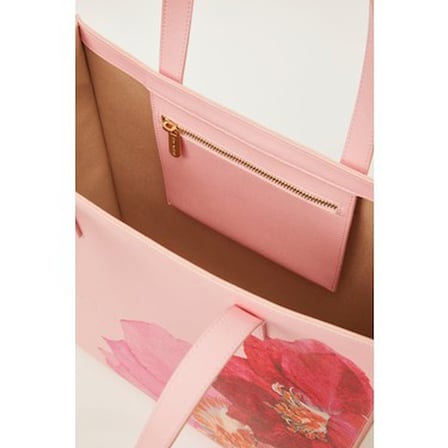 Pembe Floral Desenli Küçük Çanta ile Göz Alıcı Stil