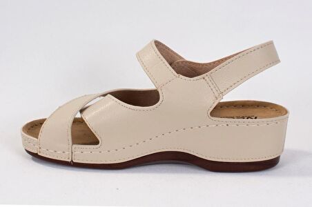 Dagoster DZA37-1810 Bej Günlük Ortopedik Kadın Sandalet