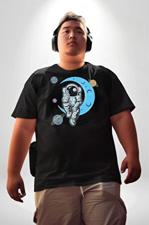 Astronot Uzayda Sıkılmış  Siyah Büyük Beden Erkek Kadın Unisex Basic Ön Baskılı Tişört