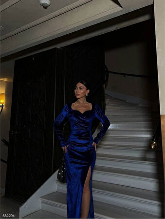 Livizmir Moda Kadın Kadife Kumaş Kalp Yaka Yırtmaç Detaylı Maxi Boy Elbise