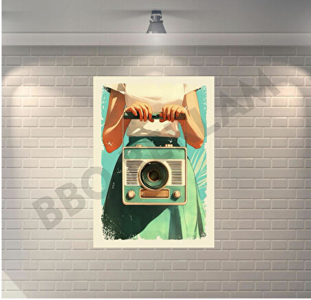 Müzik Radyo Tutan Kız Retro Ahşap Poster