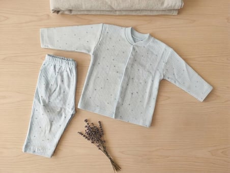 Bebe Mavi Çıtçıtlı Bebek Pijama Takımı (6-12 Ay) – Unisex Fitilli 2'li Pijama Seti