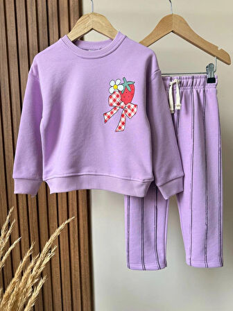 KURDELE ÇİLEK BASKILI ÇİZGİLİ PANTOLONLU 3 İPLİK ŞARDONSUZ ALT ÜST KIZ ÇOCUK TAKIMI