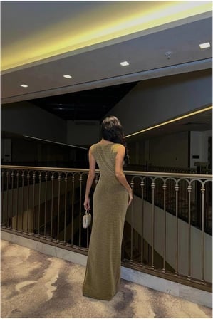 BuradaBulabilirsin Yırtmaçlı Askılı Abiye Elbise Maxi · Renk: Gold · Beden: L BBZ