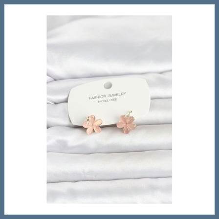 BuradaBulabilirsin Pirinç Gold Renk Pembe Çiçek Model Çocuk Küpe BBZ