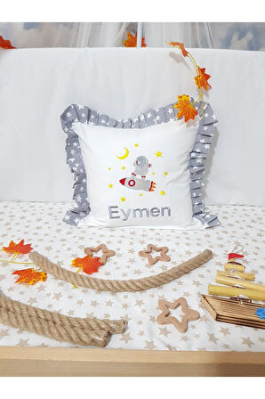 Bebek İsim Işlemeli Fırfırlı Yastık Takı Yastığı 40x40 Cm