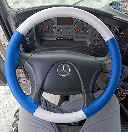 DİKİŞLİ DİREKSİYON KILIFI BEYAZ / MAVİ DERİ SİYAH DİKİŞ MERCEDES (FOTODAKİ) TIR KAMYON İÇİN